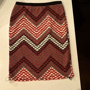 Aryeh skirt size M. Black, Red, White and Gray